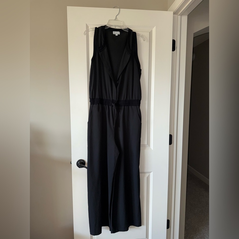 Evereve Black Sleeveless Jumpsuit